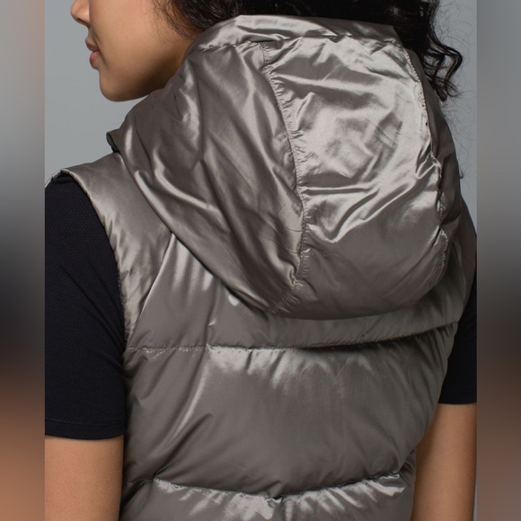 SOLD Lululemon Reversible Vest - Picture 4 of 12